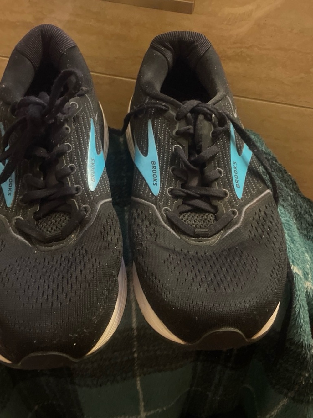 Brooks Black Sneakers with Teal Accents